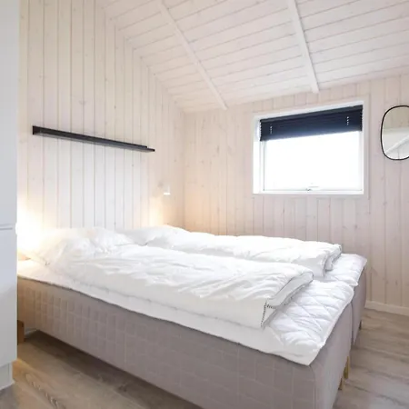 Hébergement de vacances Four-bedroom In *