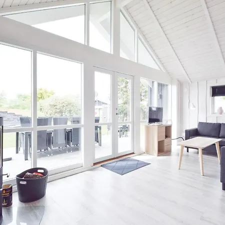 Hébergement de vacances Four-bedroom In *