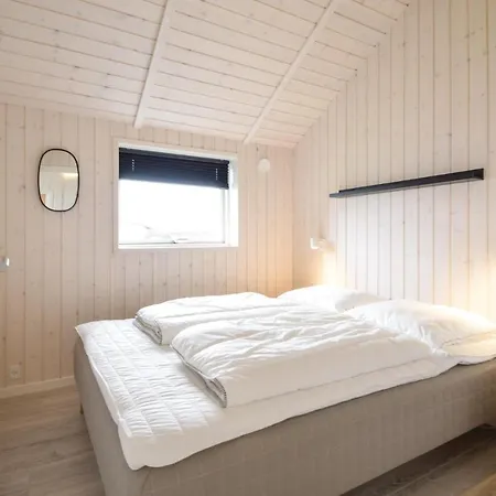 Four-bedroom In Hébergement de vacances Malling